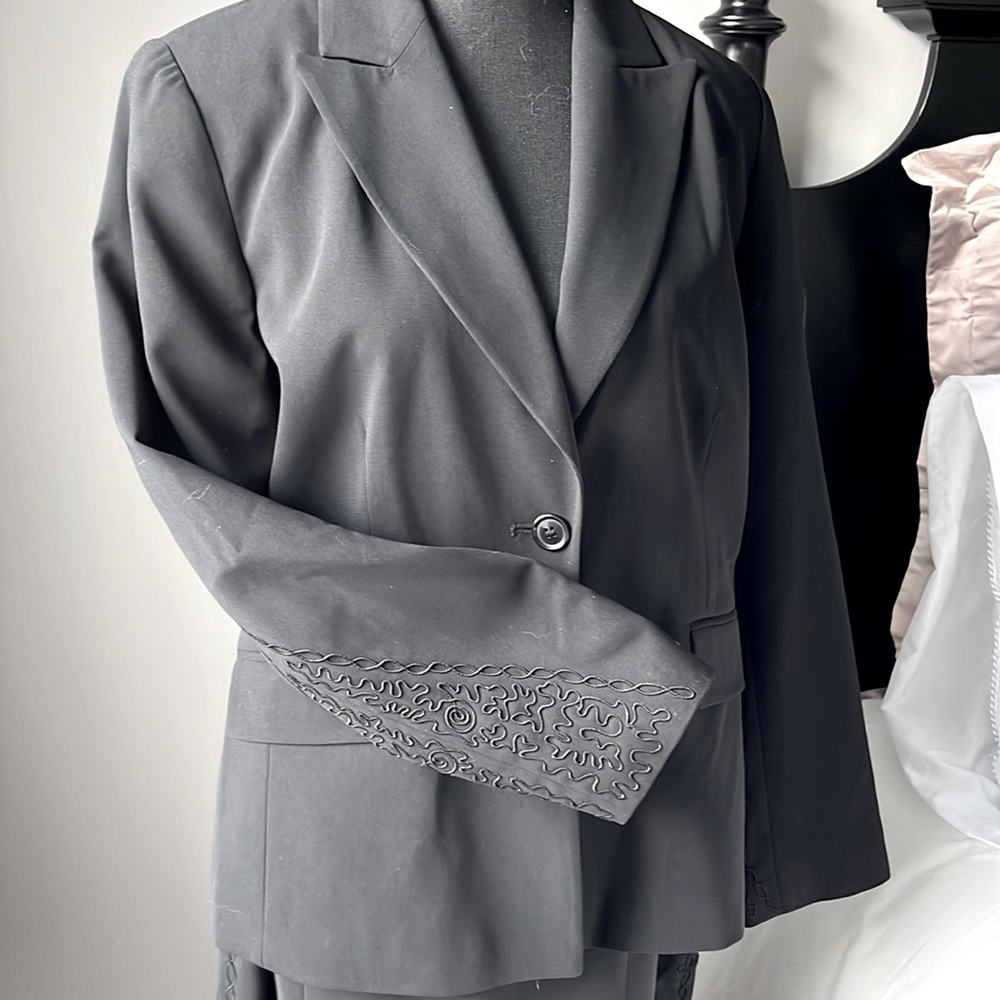 J Micheals black suit. Skirt is 12 and Jacket is a 10.
